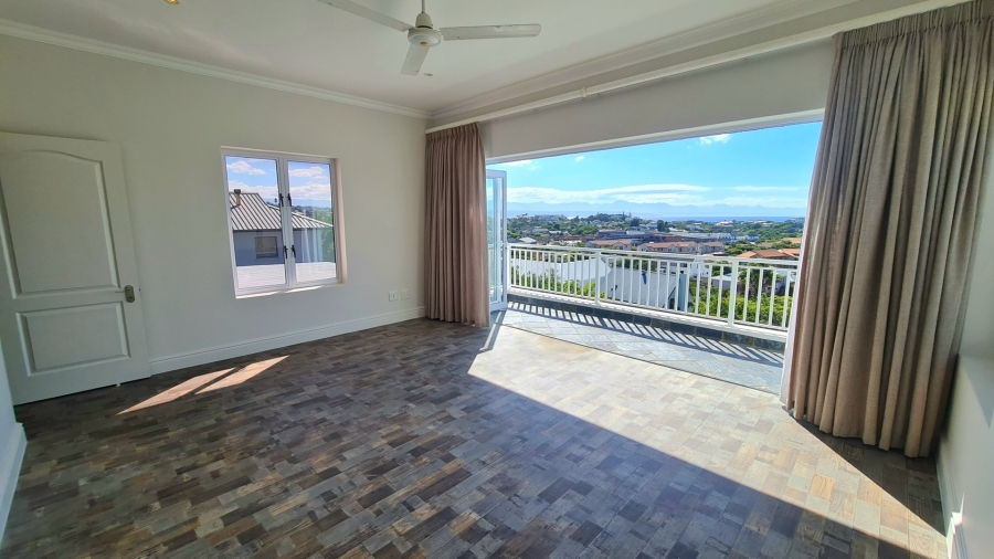 7 Bedroom Property for Sale in Whale Rock Western Cape